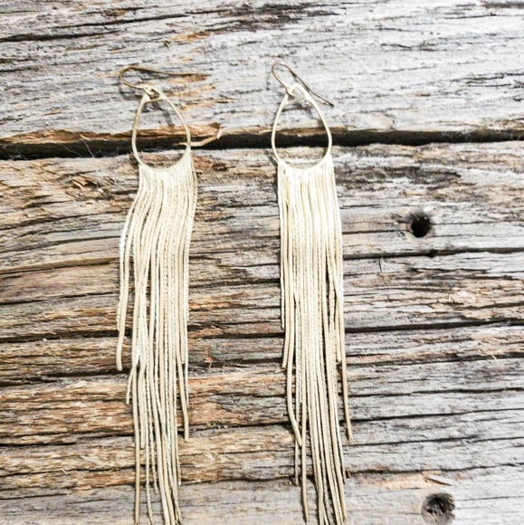 unknown Jewelry - 4/$10 Gold long fringe earrings
